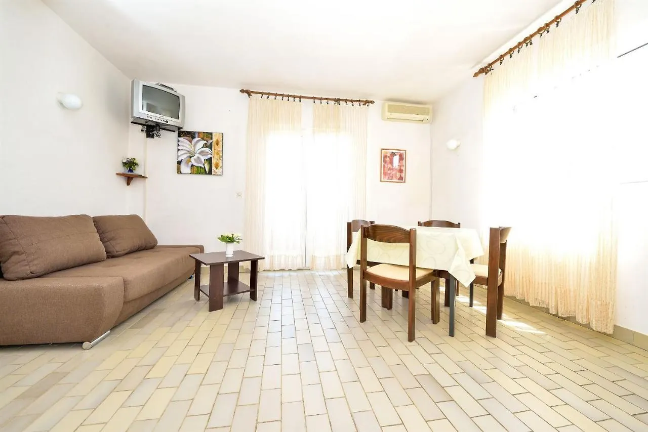 Apartments Villa Ana Kukljica 0*,  Croatia