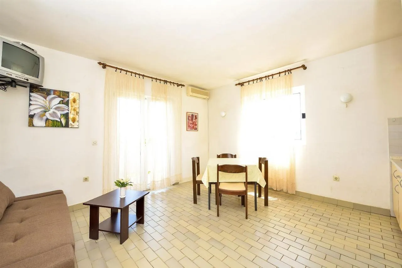 Apartments Villa Ana Kukljica