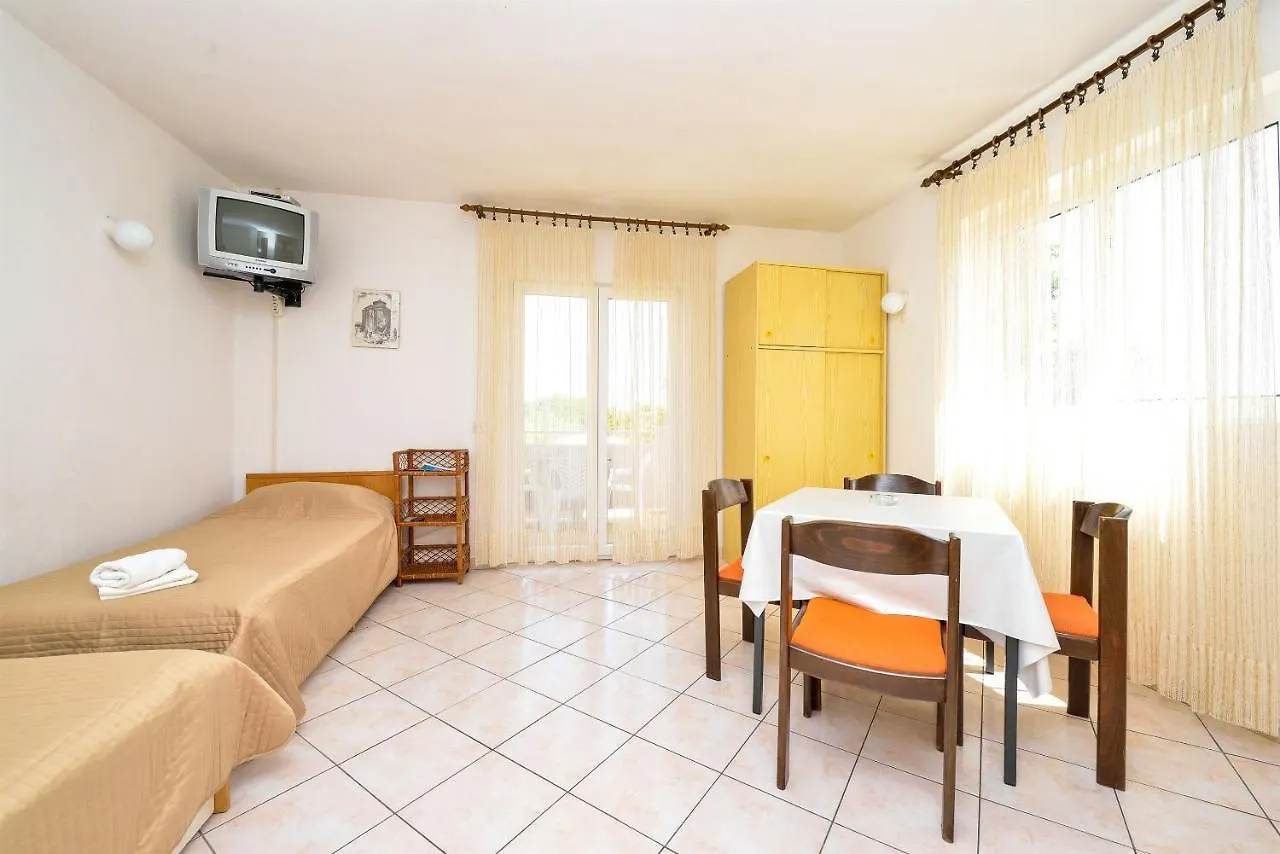 Apartments Villa Ana Kukljica